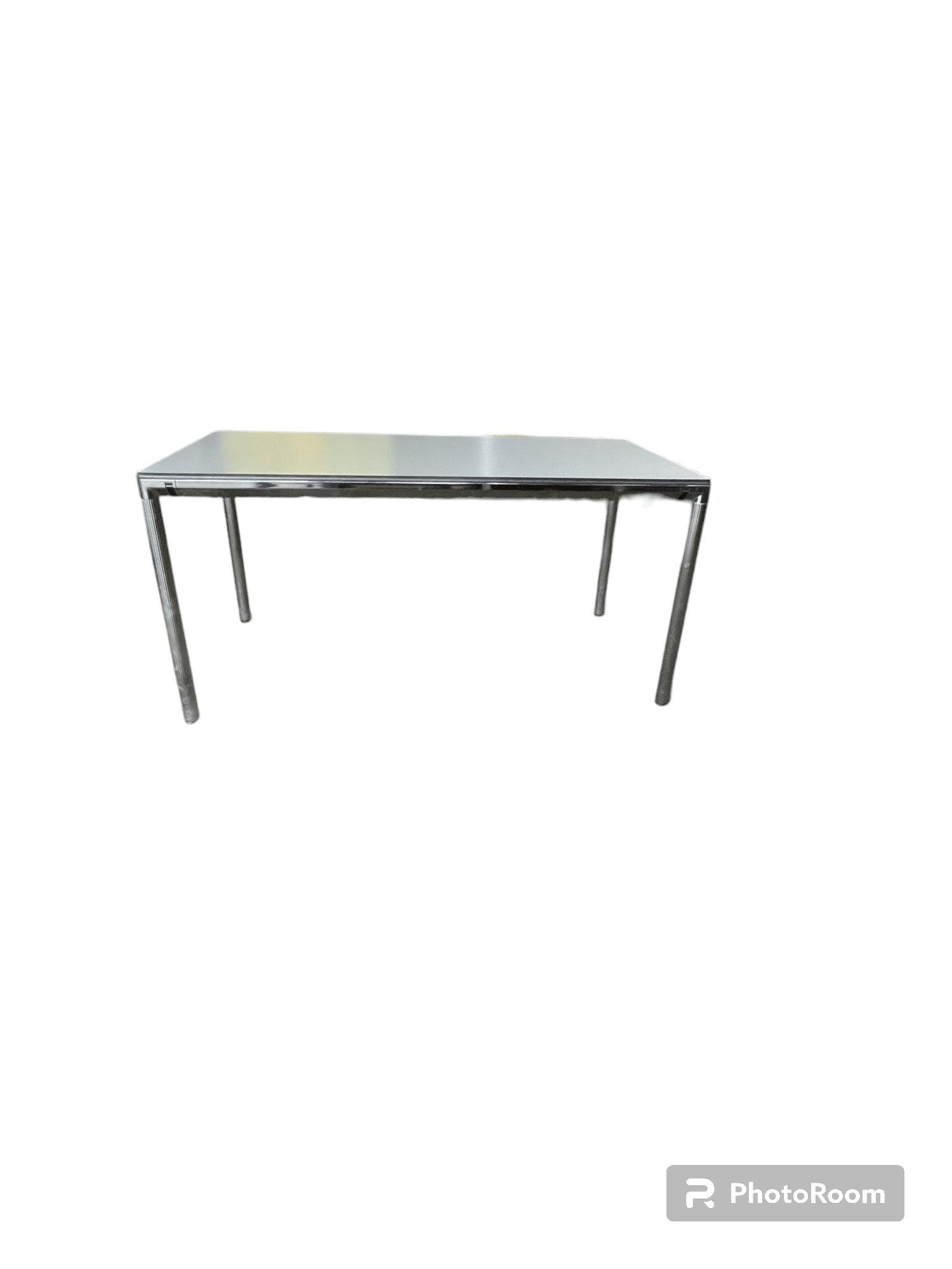 Table blanche avec pieds dévissables, 6x tables disponibles