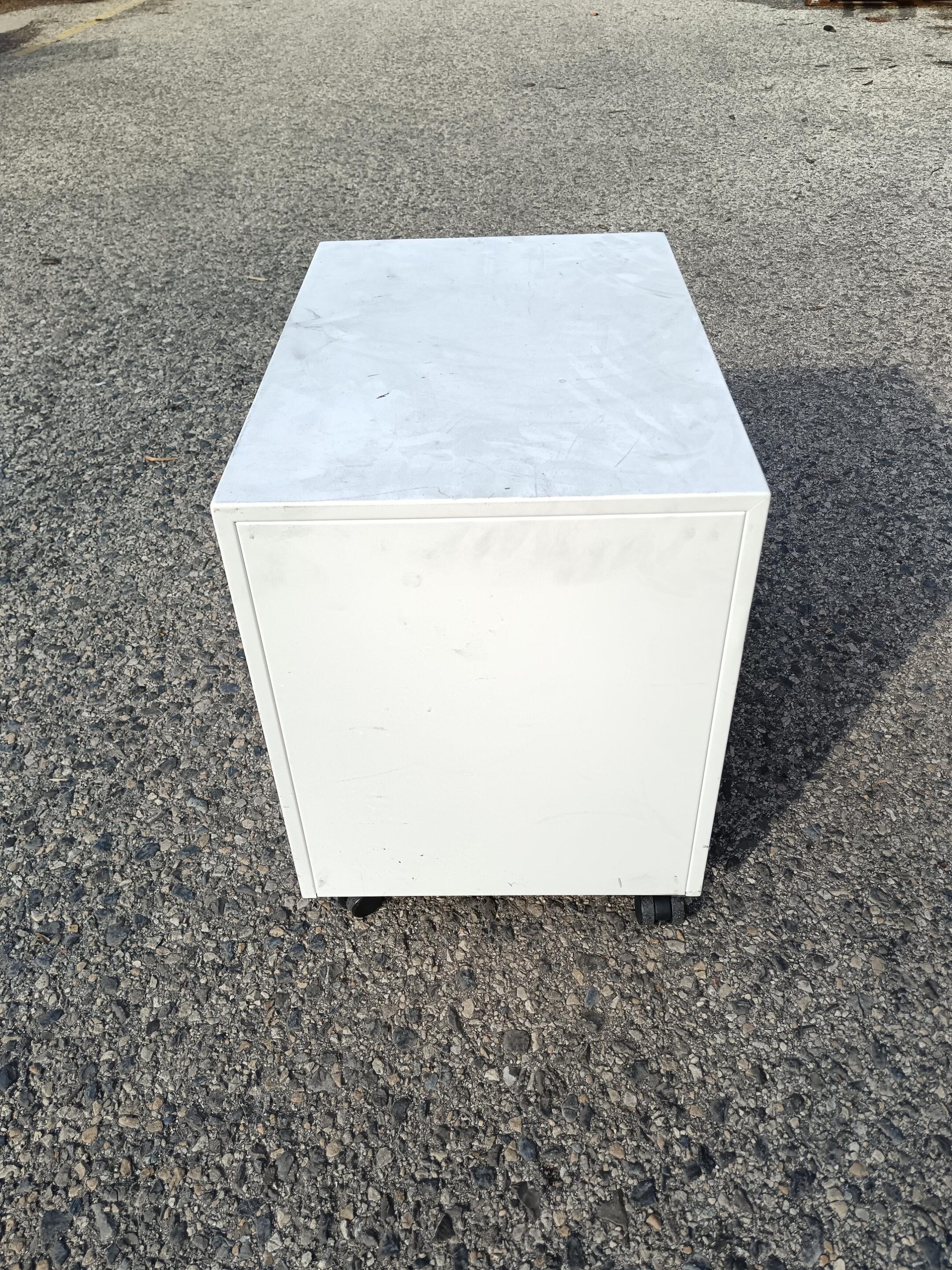 Weißer Rollcontainer – Gebraucht – Bild 2