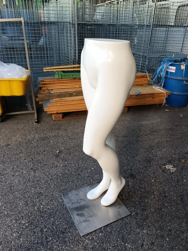 Legs, feet – Second-hand - Image 2
