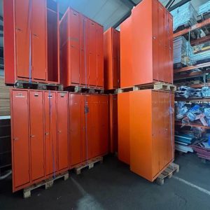 casier 4 portes orange stock
