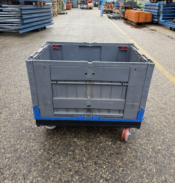 Plastic trolley on wheels - second-hand - Image 3