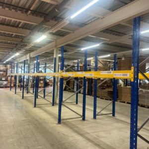 Pallet rack lot A1, Square weapons - second hand
