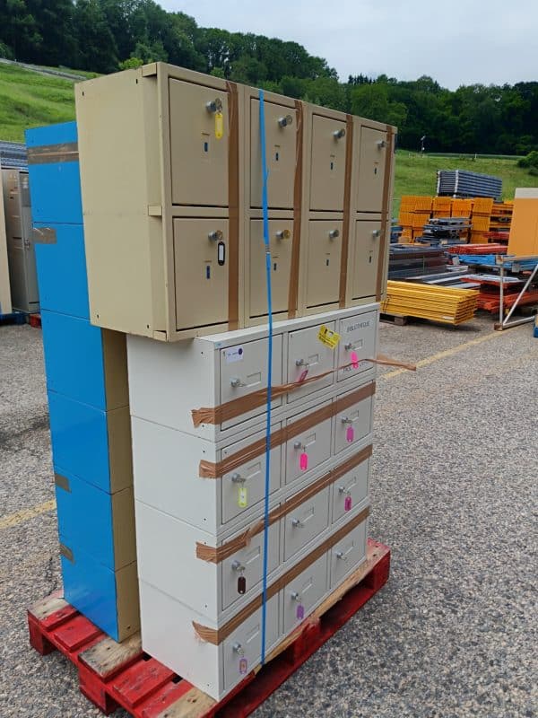Casier vestiaire consigne blanc à clef 12 cases occasion métallique