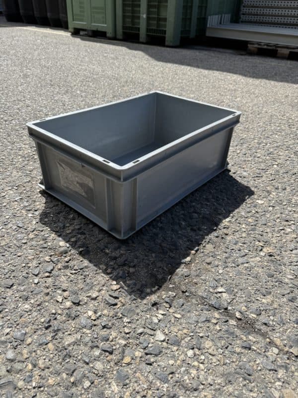 Caisse plastique grise moyenne - occasion – Image 2