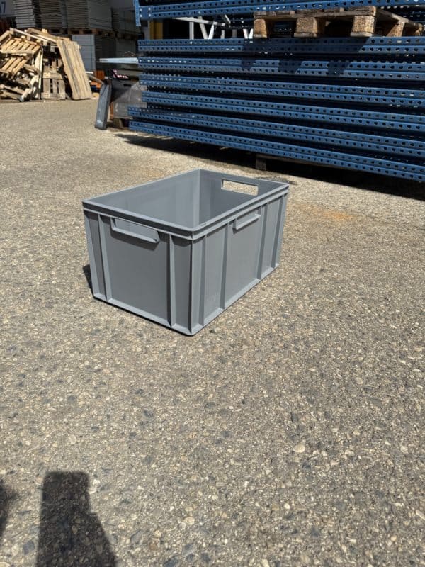 Caisse plastique grise grande - occasion – Image 2