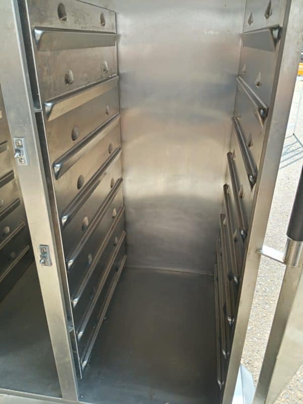 Chariot de distribution repas inox 2 portes – 8 niveaux – Occasion