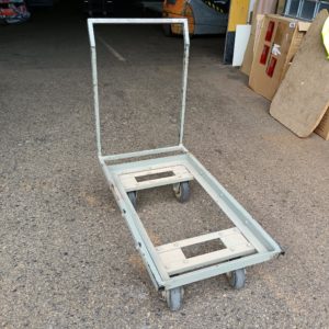 Metallwagen grün - 4 Räder, davon 2 schwenkbar - Gebraucht