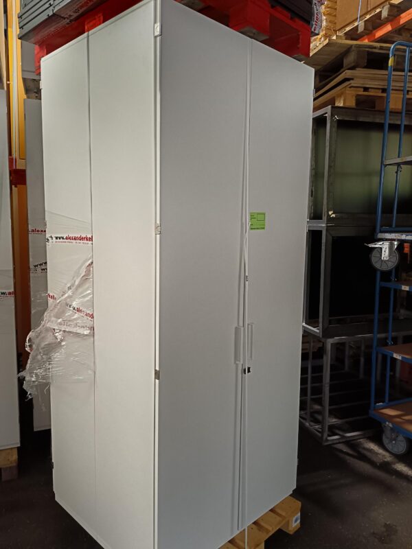 Armoire de bureau blanche en bois 2 portes avec tablettes – 229 x 99 x 45,5 cm – Image 2