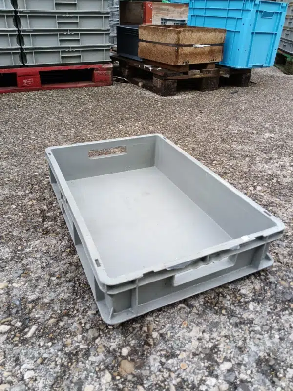 Second-hand stackable grey plastic crate - 60 x 39.5 x 12.5 cm - Image 2