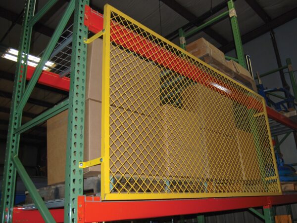 Parois / grilles anti-chutes pour rack à palettes. Disponibles en 1,80 m (180 CHF HT) et 2,70 m (215 CHF HT). Solution robuste et économique pour sécuriser vos entrepôts.