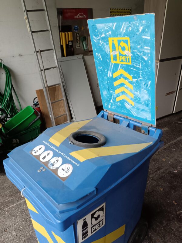 Second-hand blue bin - 110 x 70 x 50 cm - Image 4