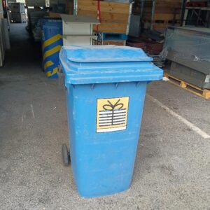 Second-hand blue plastic bin - 107 x 50 x 45 cm