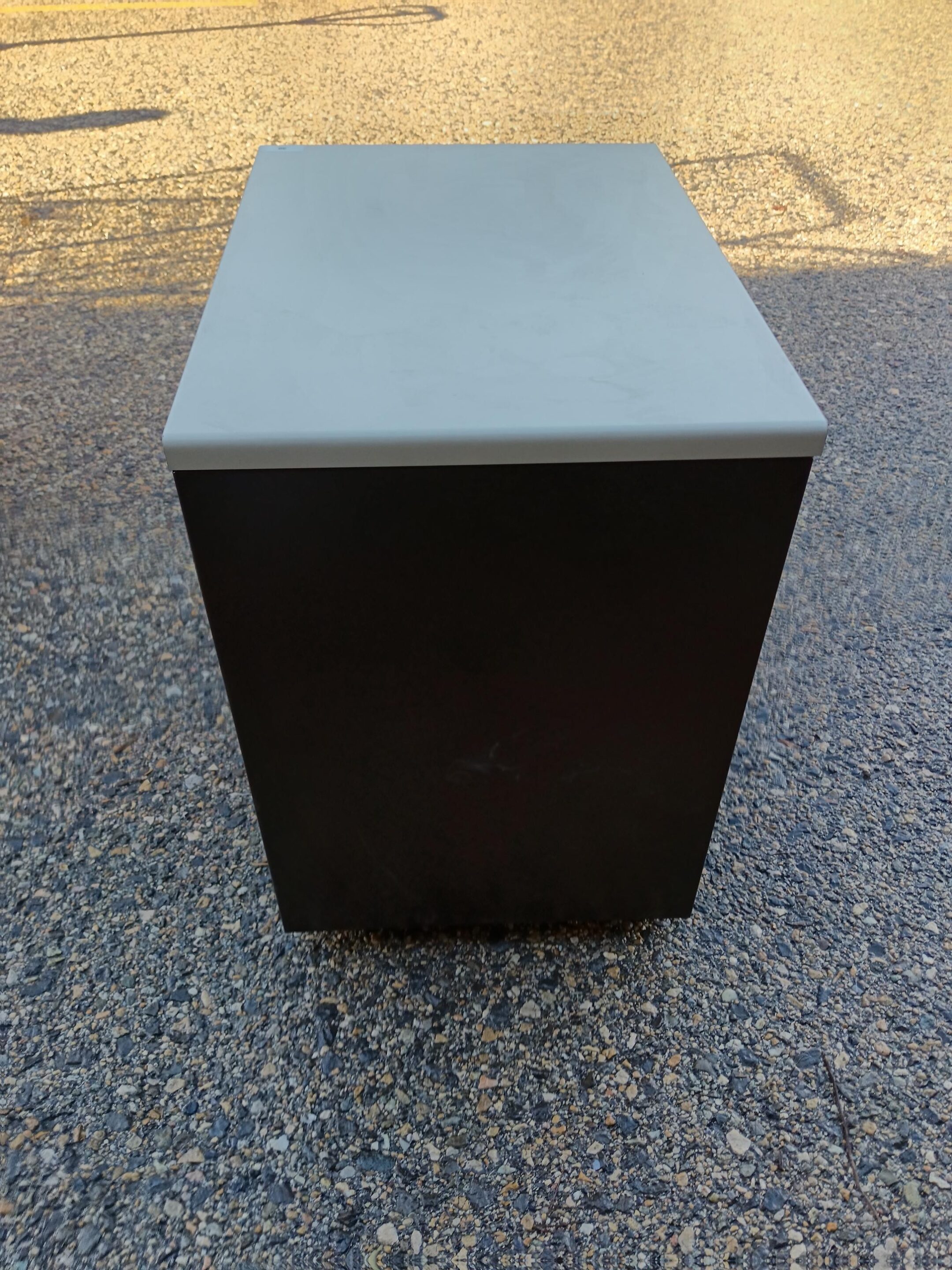 Caisson de bureau métallique blanc et marron – 4 tiroirs – Occasion – Image 3