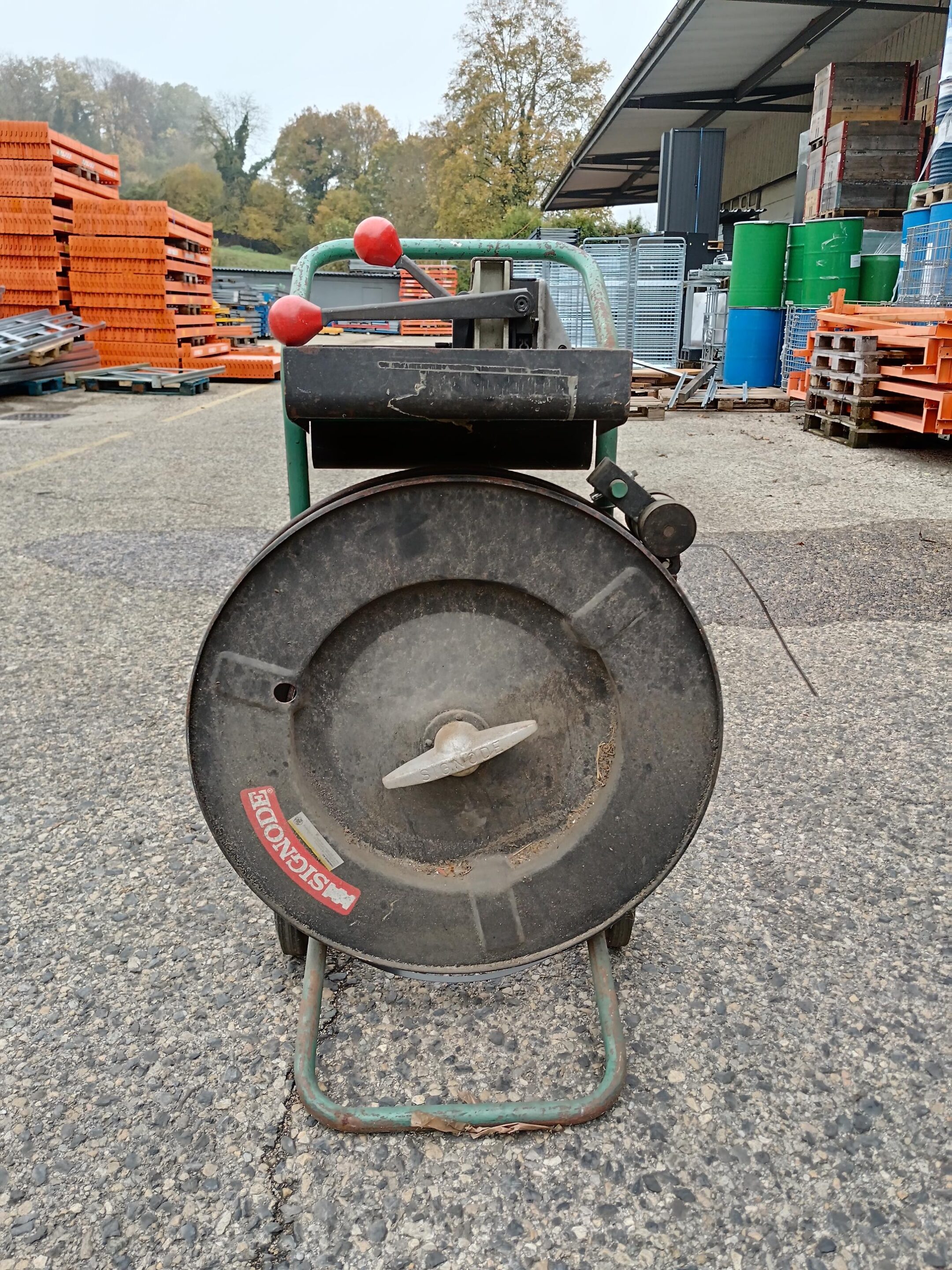 Umreifungsmaschine mit Wagen und Aufwickelvorrichtung - Signode - Gebraucht – Bild 5