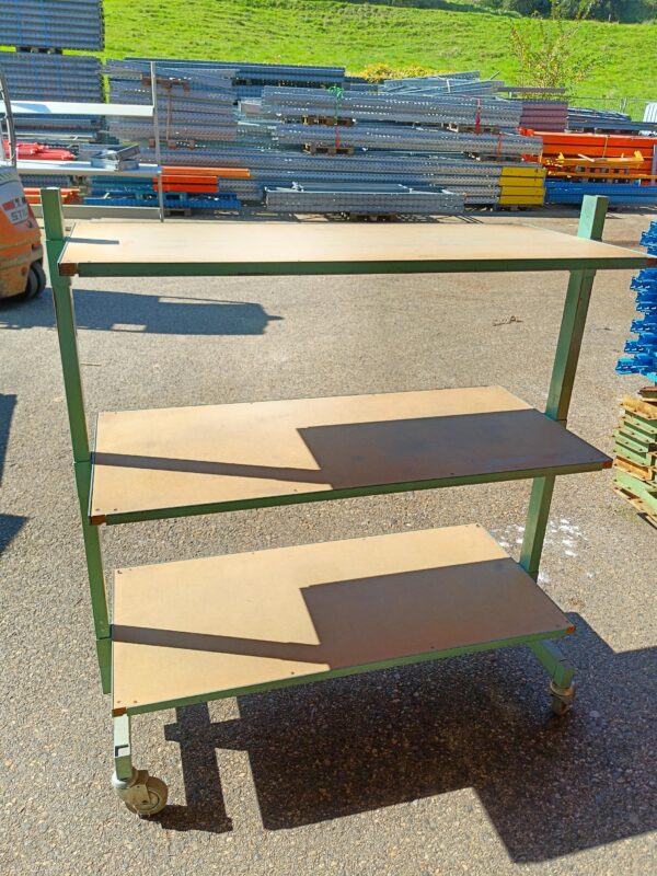 Chariot à roulettes métal vert et plateaux bois – 127 x 60 x 138,5 cm – Image 5