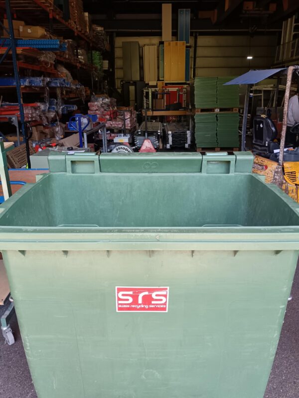 750 L Plastic Bin - Black or Green - Second-hand - Image 2