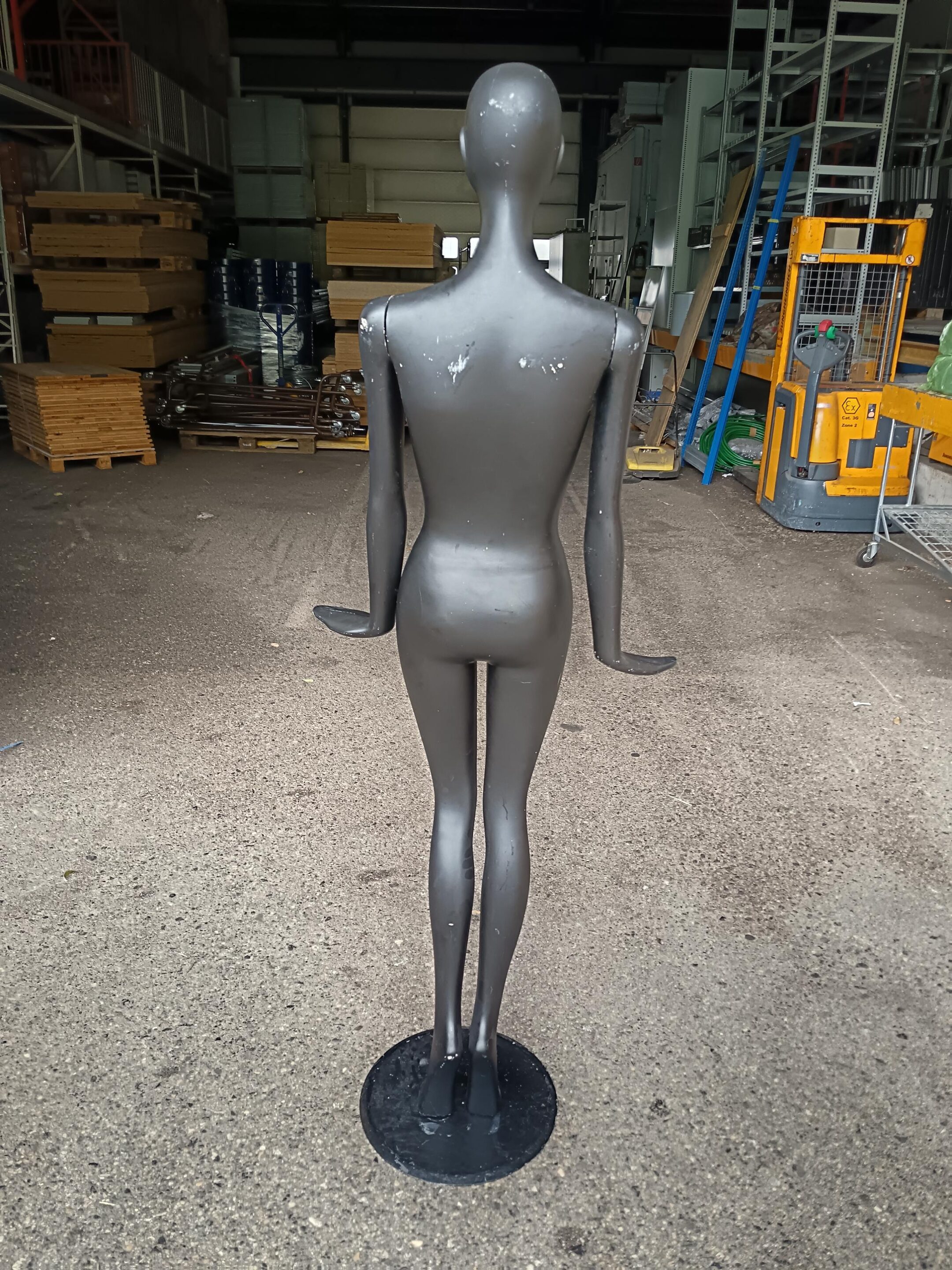 Black woman mannequin - Height 178 cm - Second hand - Image 2
