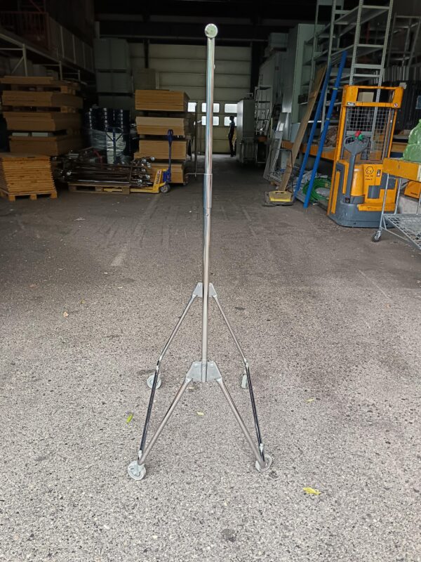Stender / Adjustable chrome clothes rack on castors - Second-hand - Image 3