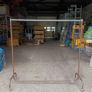 Brown metal stender