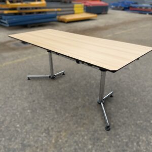 USM Kitos desk