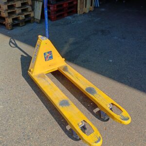 Used Stöcklin yellow hand pallet truck - 2000 kg