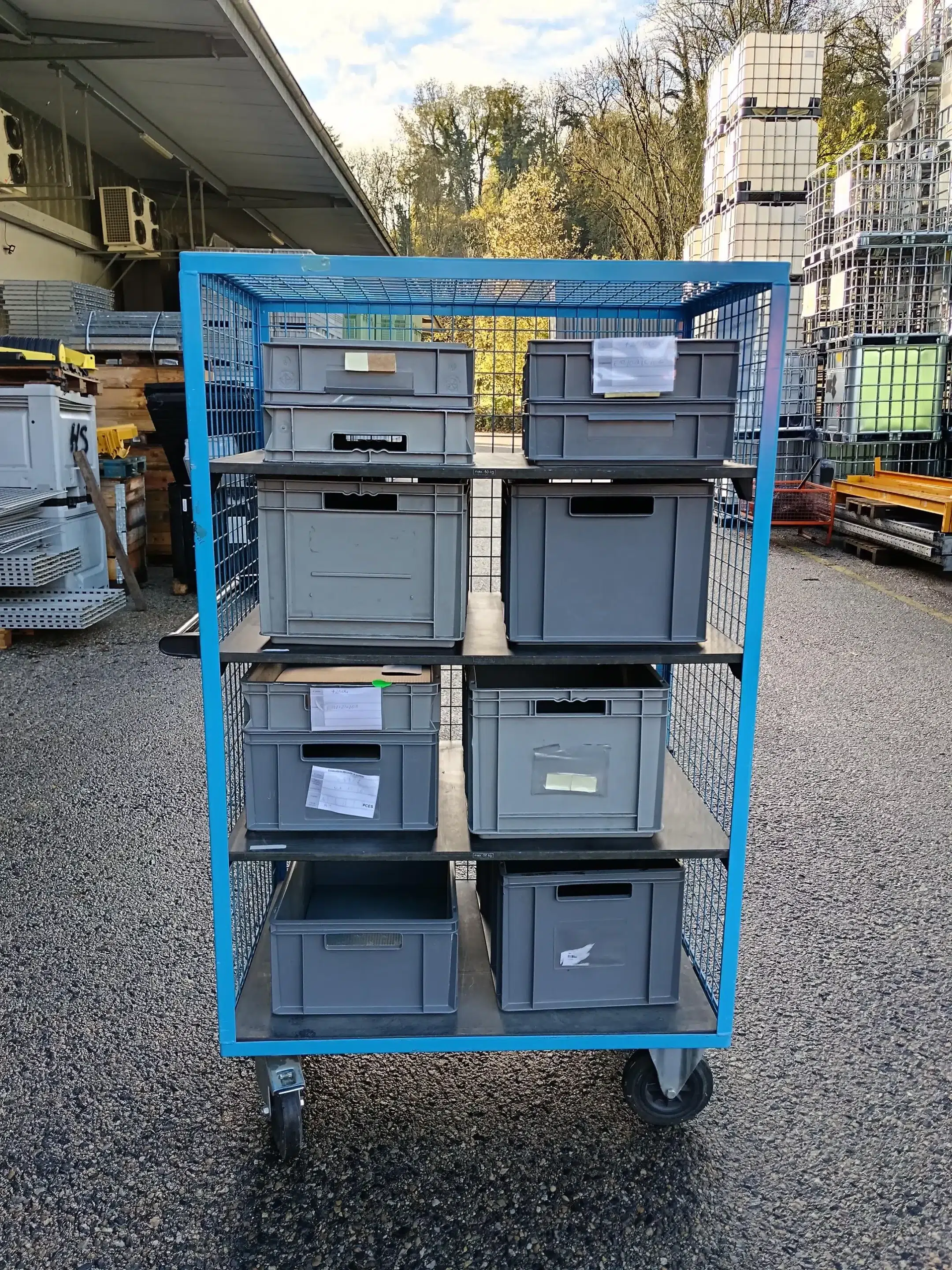 Chariot bleu à plateaux réglables – métallique et bois – Occasion