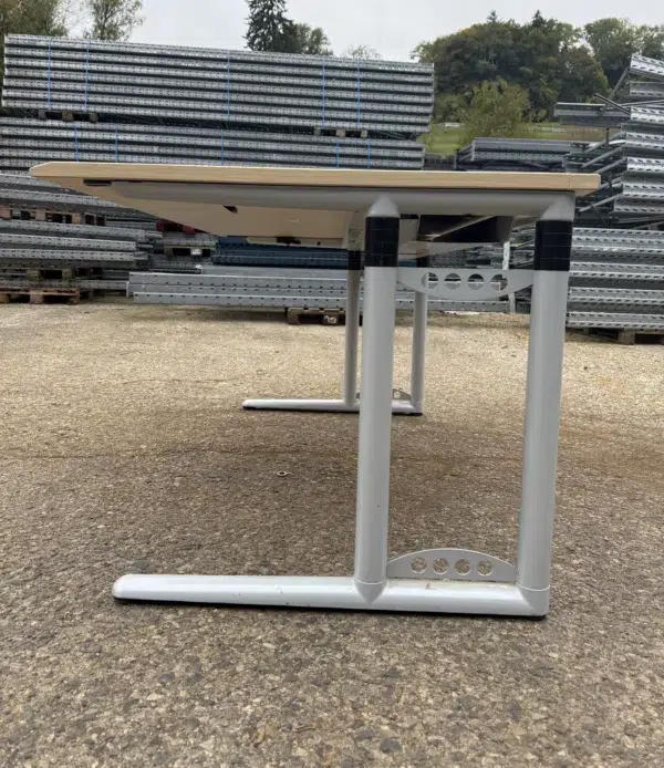 Table bureau professionnelle avec câble management