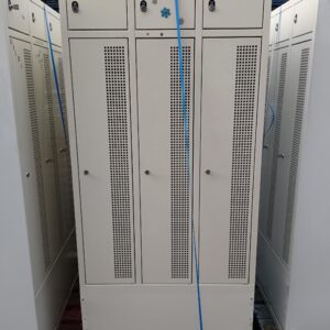 Spind mit 3 Türen weiß