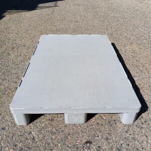 Palette plastique grise