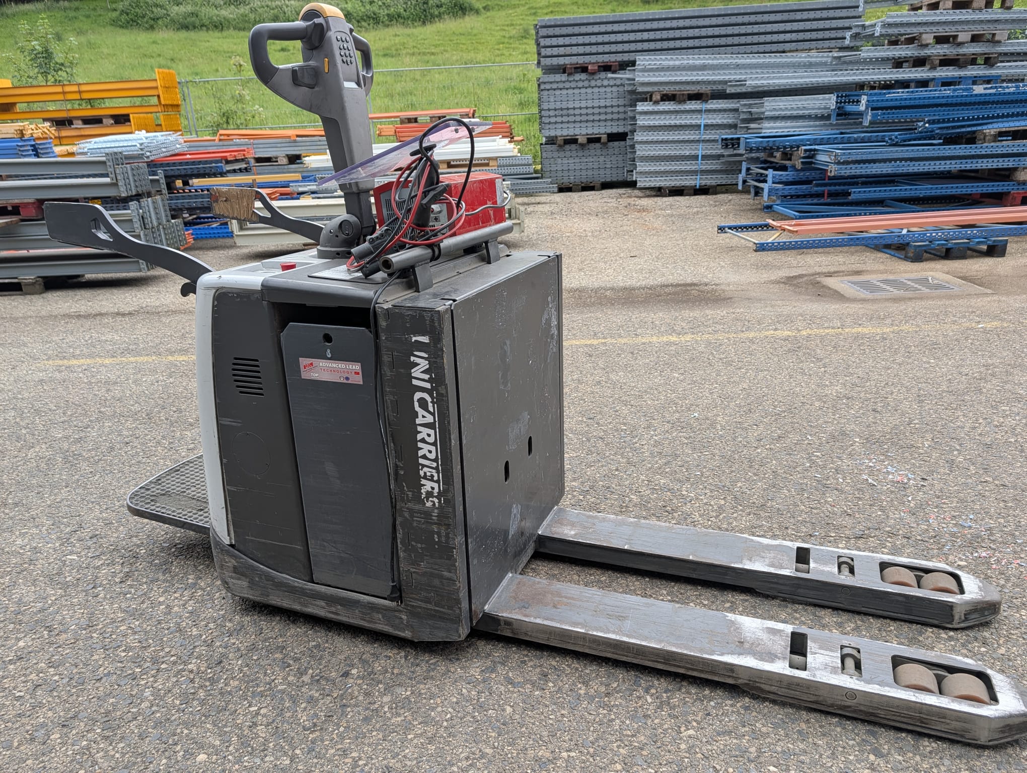 Transpalette électrique UniCarriers PMR200P – 2 000 kg – Occasion