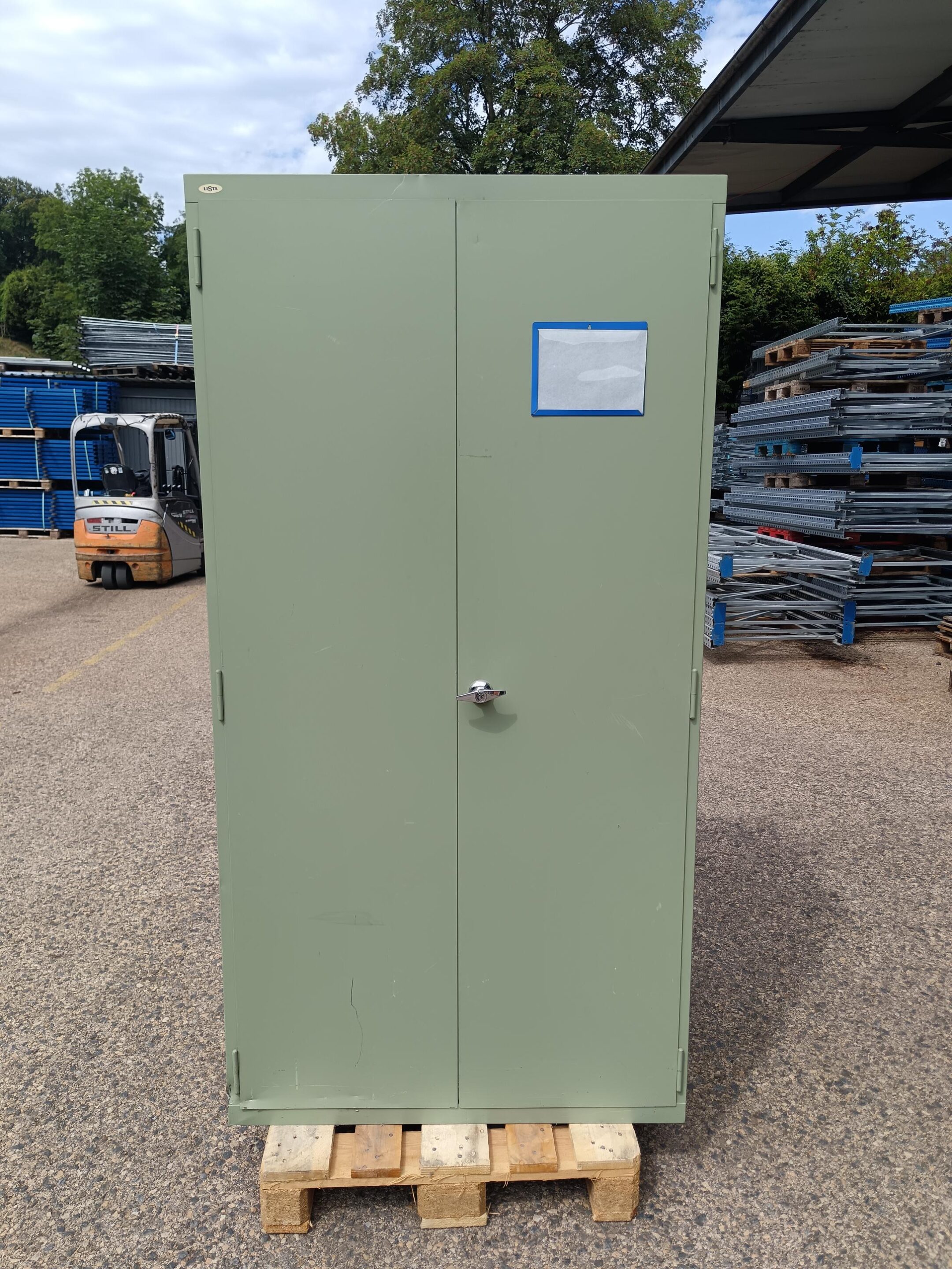 Metallschrank