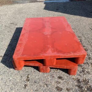 Palette plastique rouge