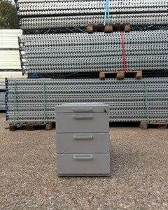Grauer Schreibtischunterschrank aus Metall – 81 x 41 x 57 cm – aus zweiter Hand